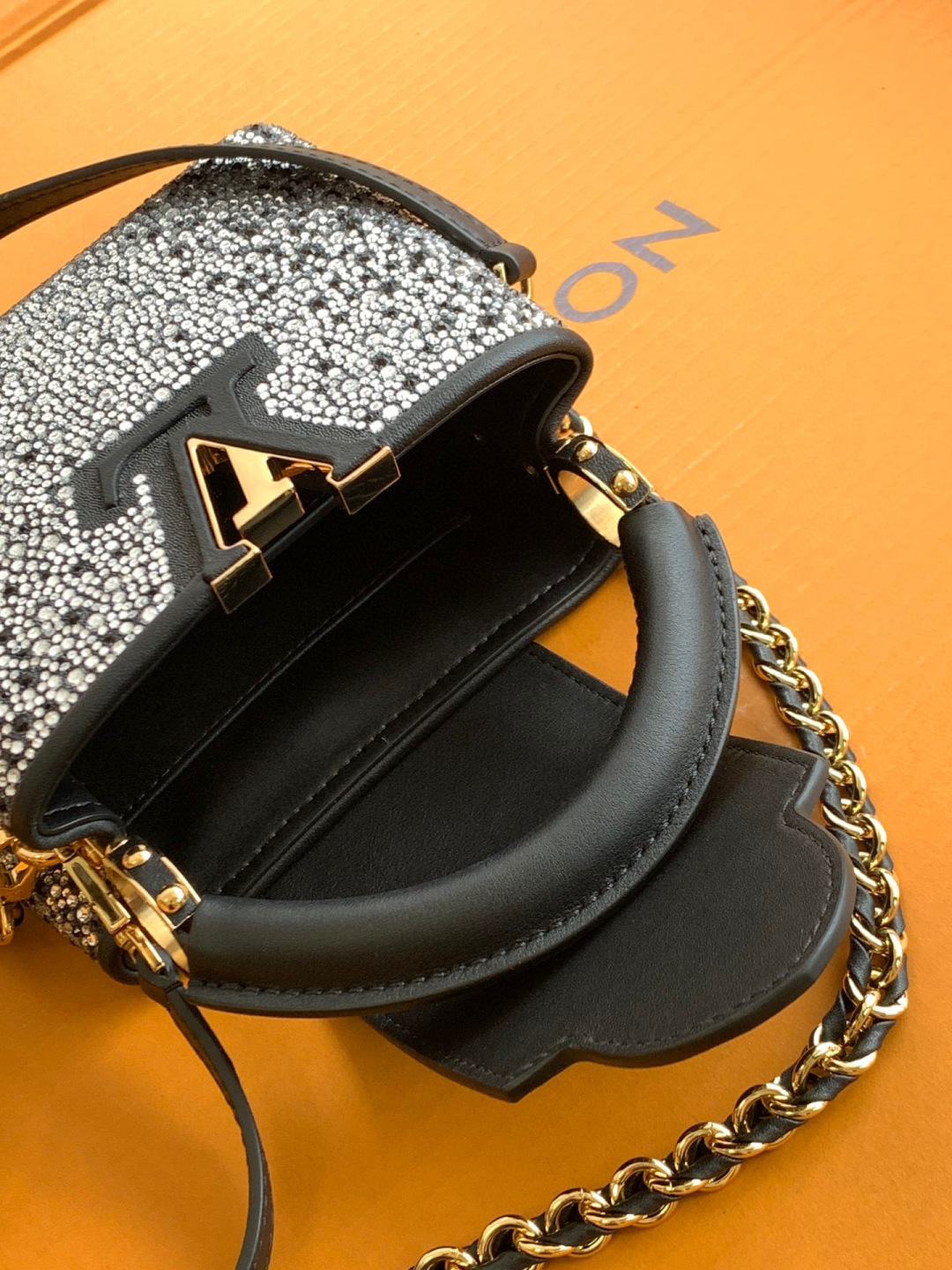 Louis Vuitton 全钢五金 采用原进口皮 原进口水晶钻 全手工镶嵌水晶钻 超迷你M83087黑
