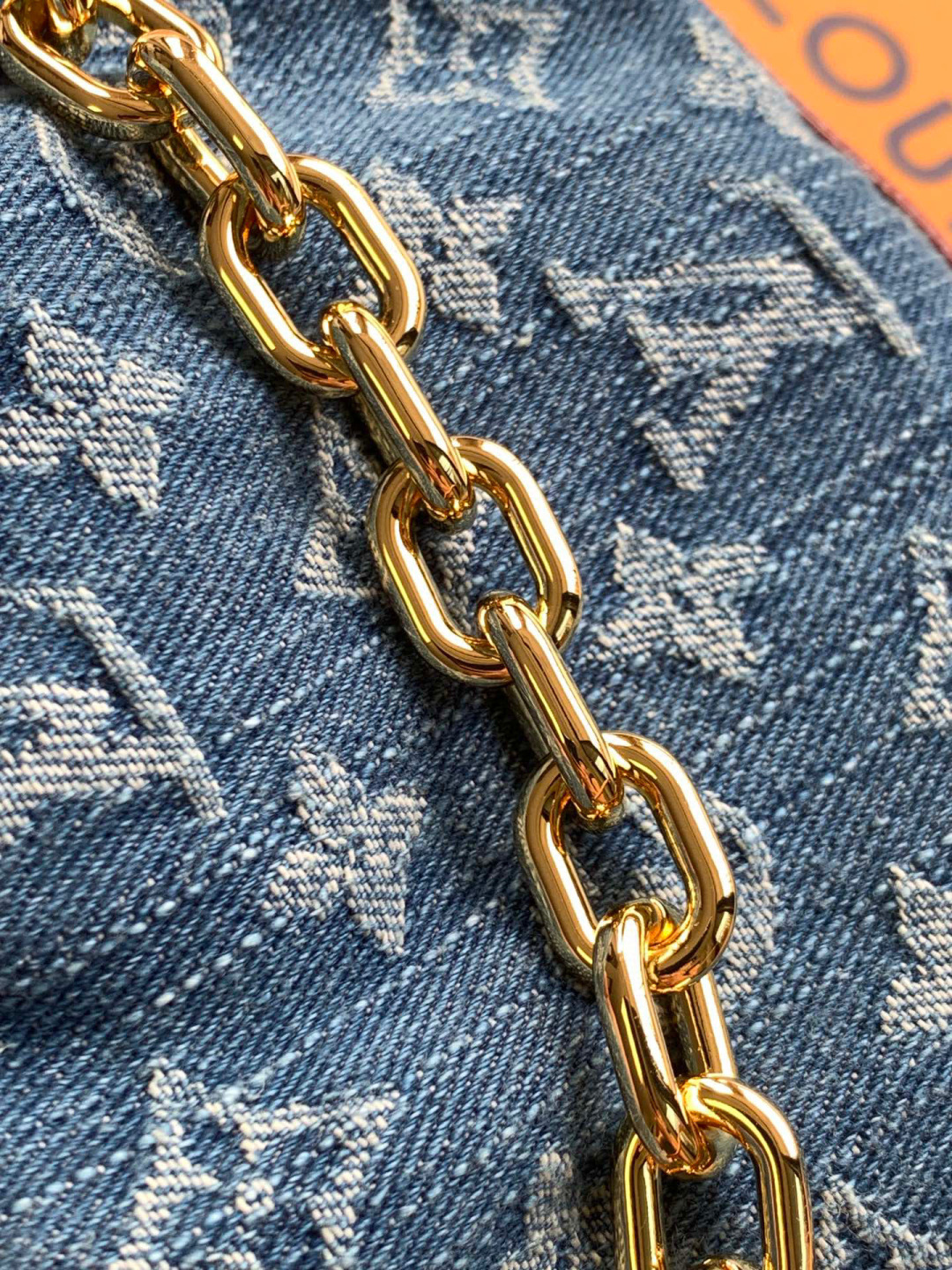 Louis Vuitton 全钢 M83043 牛仔這款Nano Noé背包於今季煥然一新 用上現代風格的Denim藍色