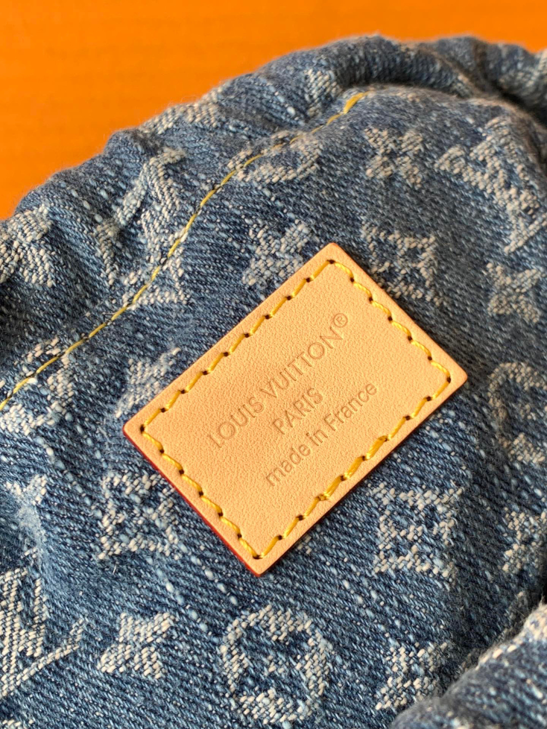 Louis Vuitton 全钢 M83043 牛仔這款Nano Noé背包於今季煥然一新 用上現代風格的Denim藍色