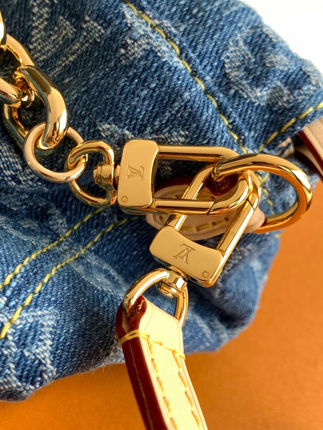 Louis Vuitton 全钢 M83043 牛仔這款Nano Noé背包於今季煥然一新 用上現代風格的Denim藍色