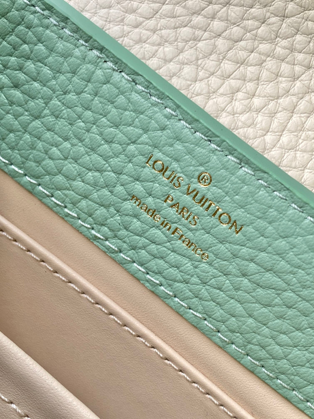 Louis Vuitton 全钢五金（163C芯片版）【进口牛皮 M23951绿配珍珠白金】Capucines mini 手袋