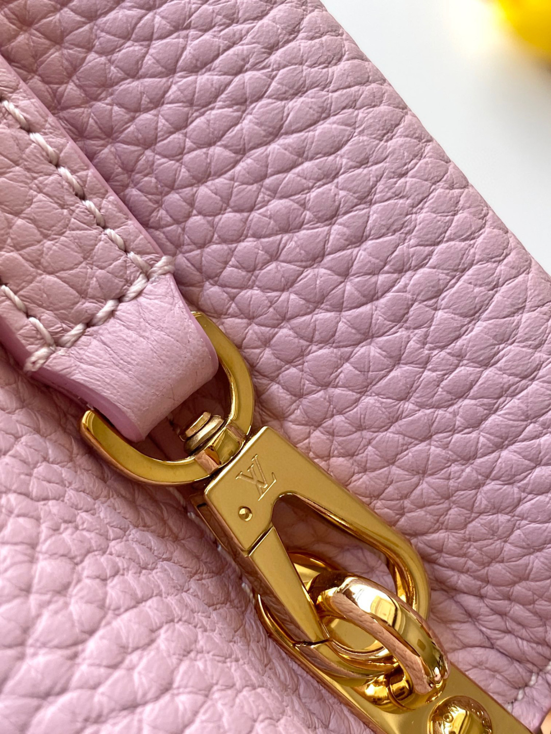 Louis Vuitton 全钢五金（163C芯片版）【进口牛皮 M23951深粉紫配珍珠白金】Capucines mini 手袋