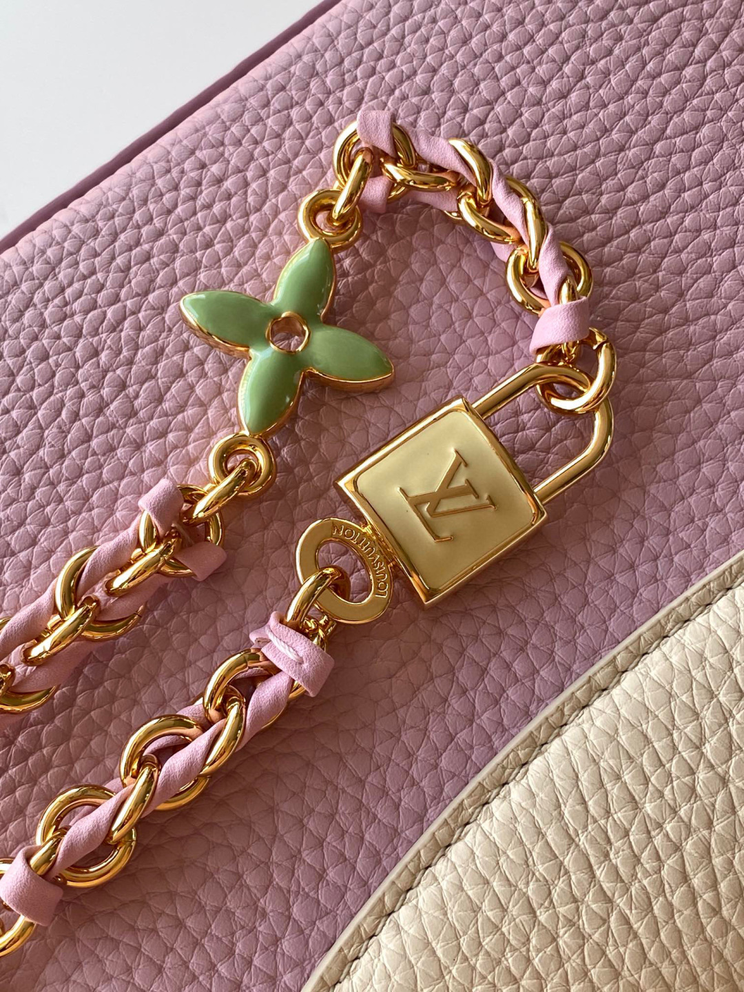 Louis Vuitton 全钢五金（163C芯片版）【进口牛皮 M23951深粉紫配珍珠白金】Capucines mini 手袋