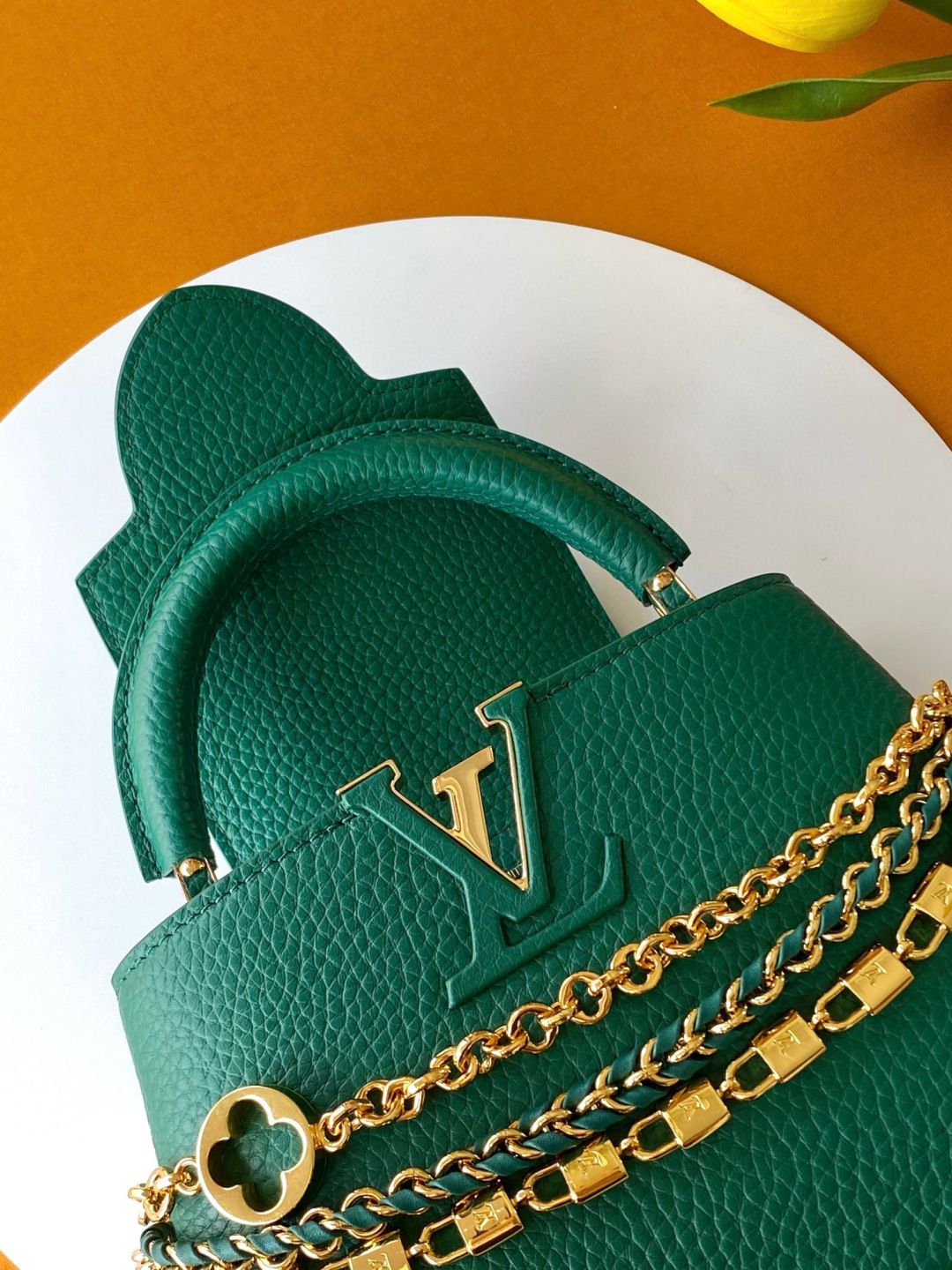 Louis Vuitton 全钢 M11906 绿色金 进口牛皮动态芯片 本款 Capucines BB 手袋出自 Trilogy 系列