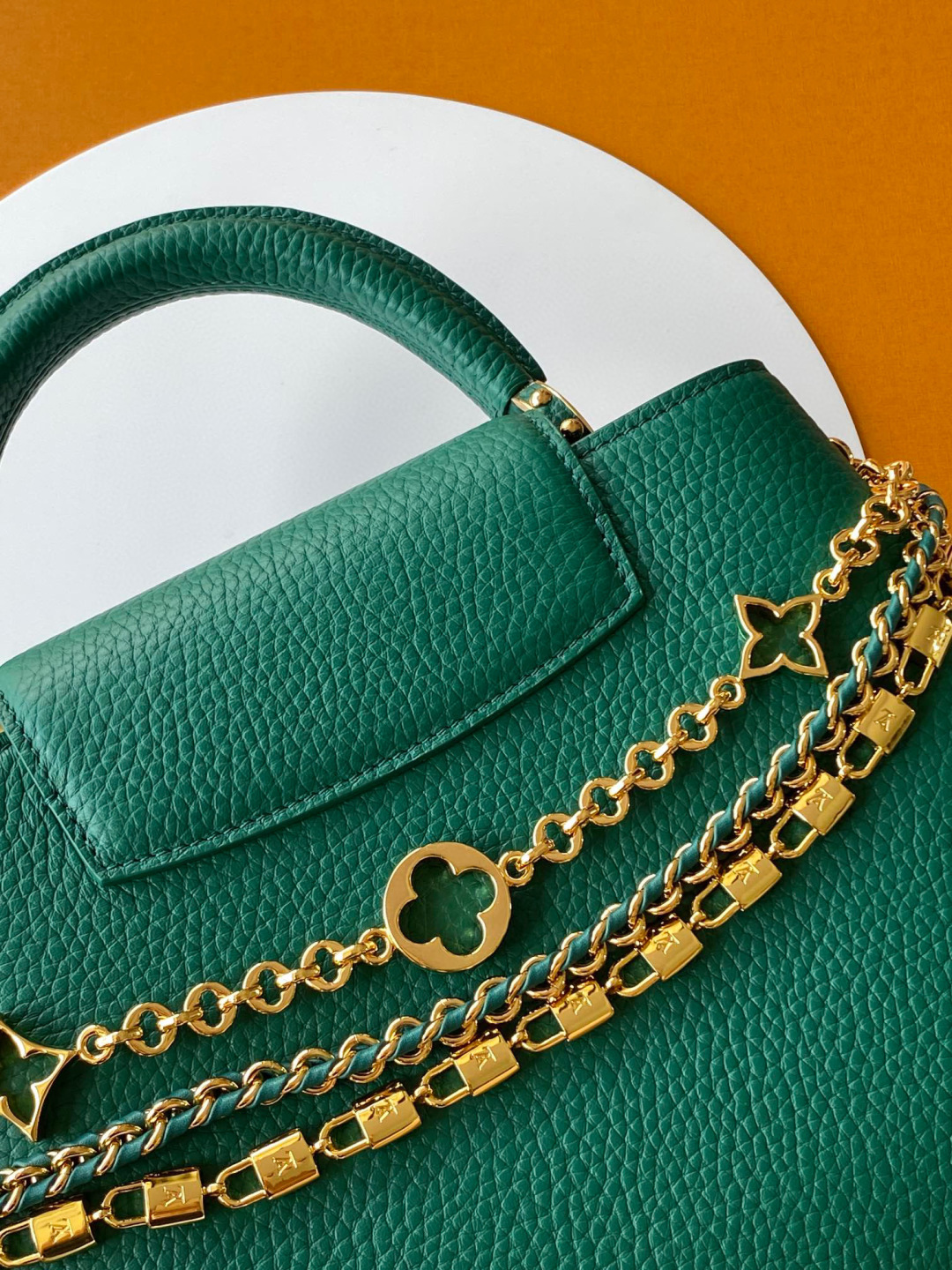 Louis Vuitton 全钢 M12345 绿色金 进口牛皮动态芯片 本款 Capucines BB 手袋出自 Trilogy 系列