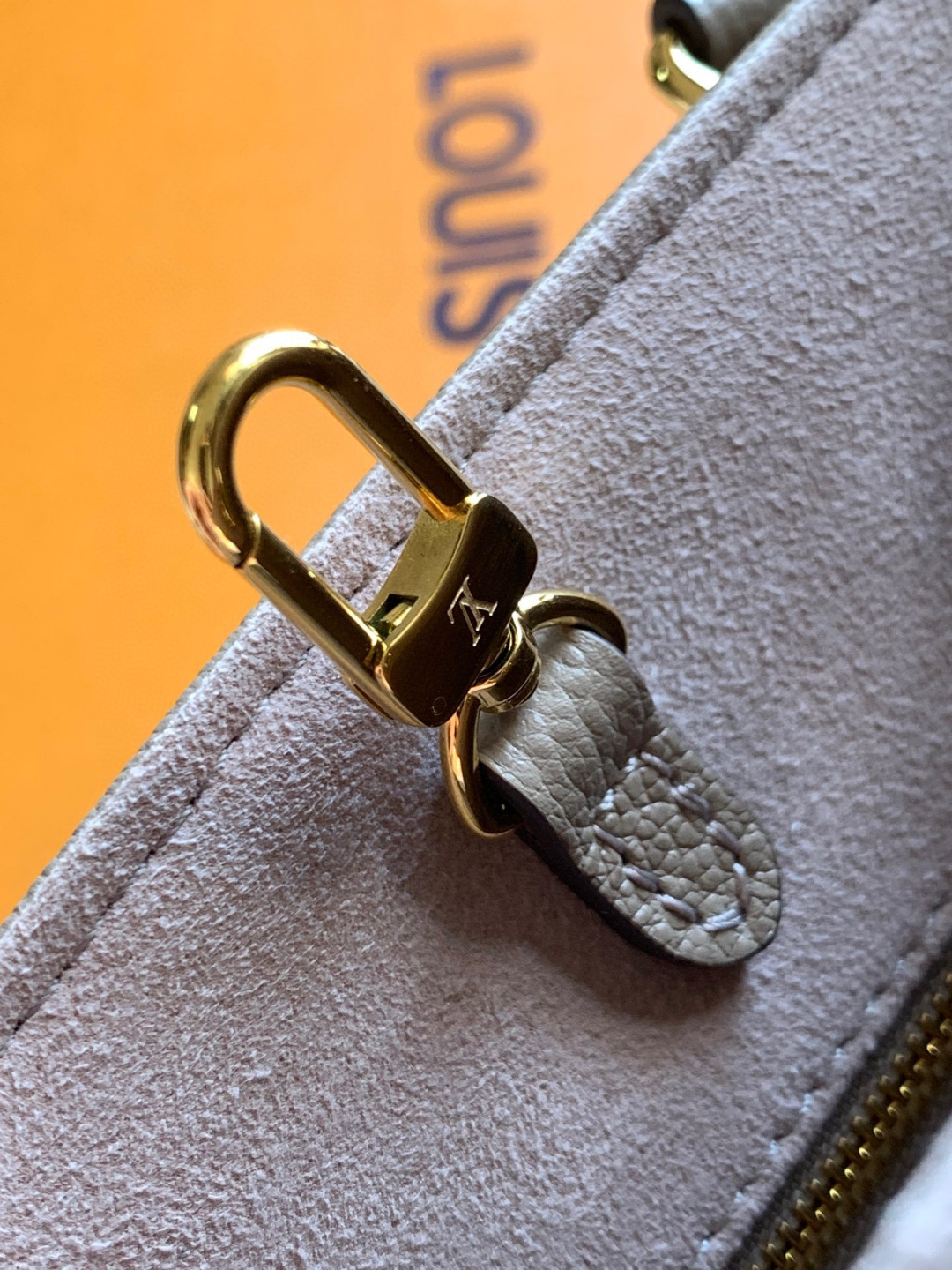 Louis Vuitton OnTheGo 小号手袋