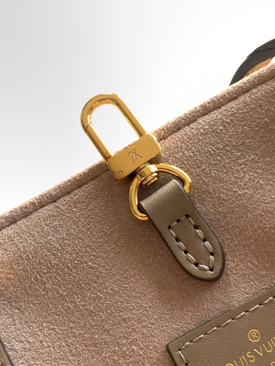 Louis Vuitton OnTheGo 中号手袋