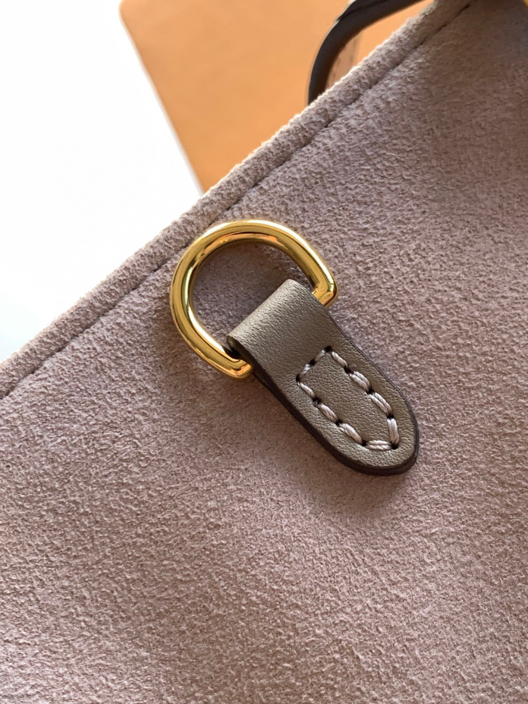 Louis Vuitton OnTheGo 中号手袋