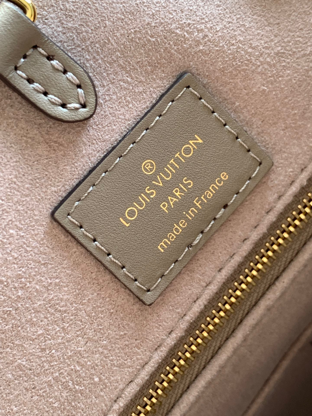 Louis Vuitton OnTheGo 中号手袋