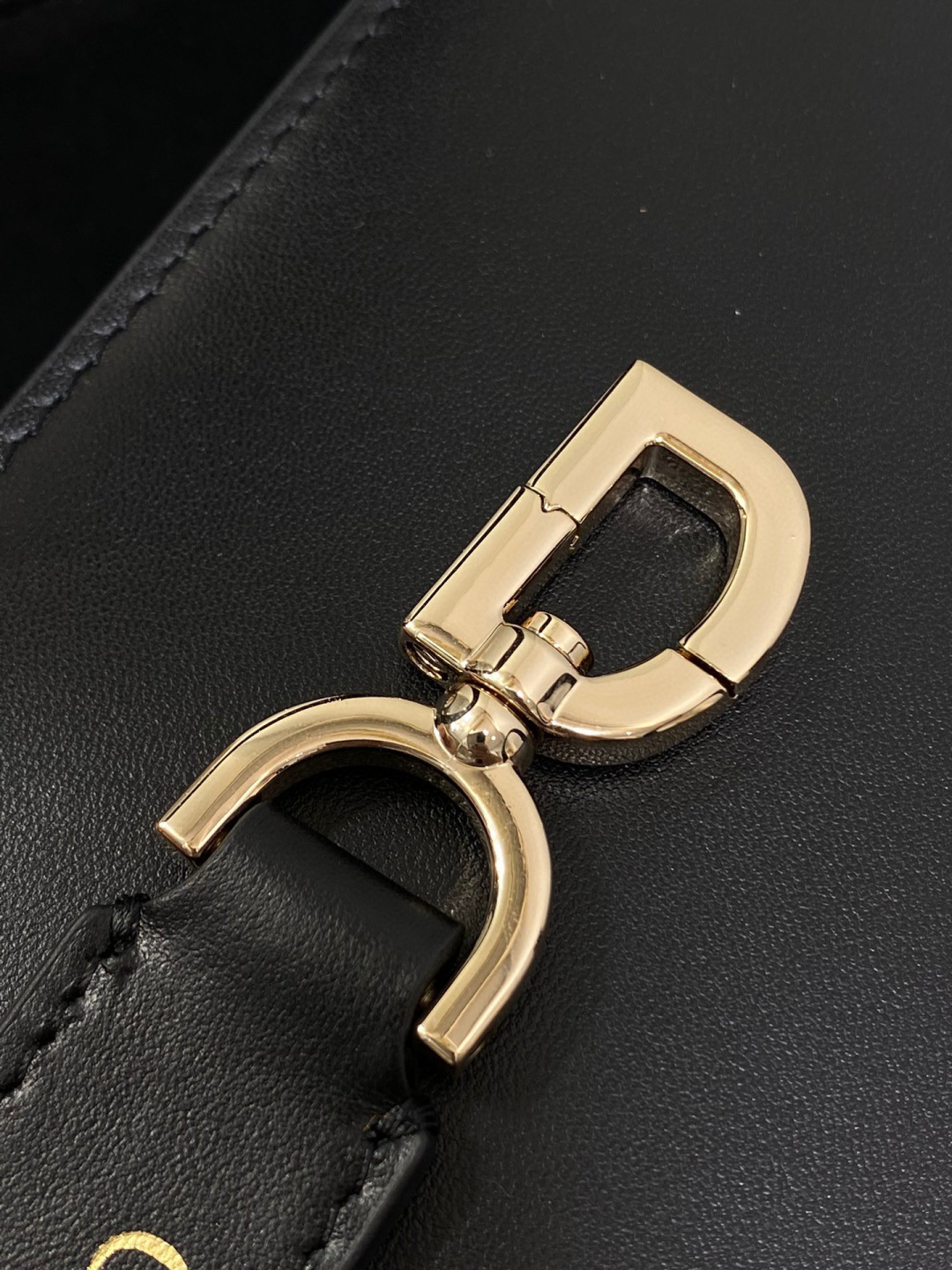 Dior 中号现Toujours粗花呢系列 富家千金风 同样的单品不同的风格 独特的材质
