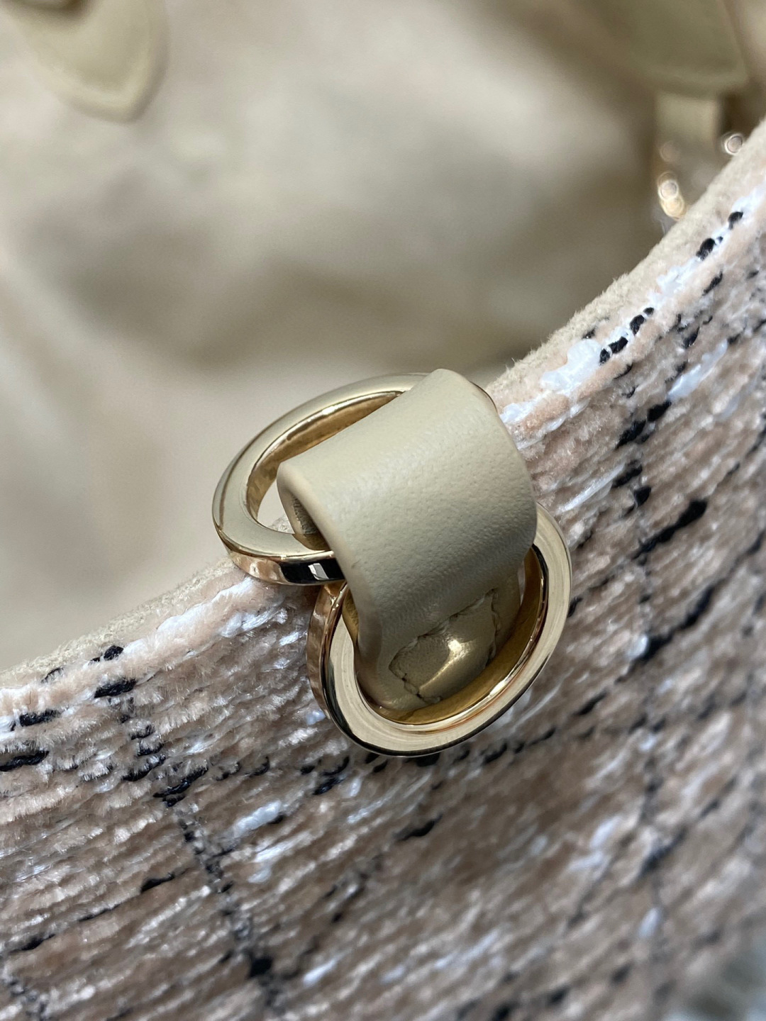 Dior 小号Toujours粗花呢系列 富家千金风 同样的单品不同的风格 独特的材质