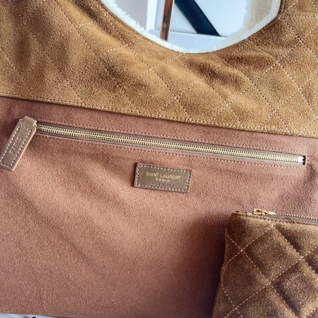 Saint Laurent 小号奶白羊羔毛/金