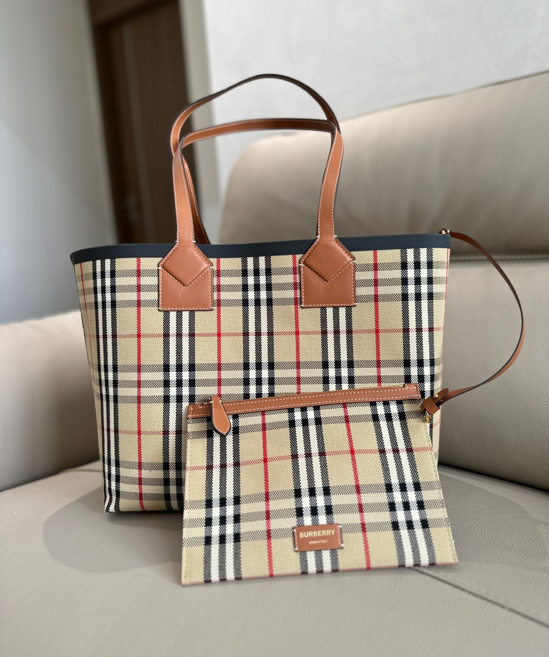 Burberry bur双面托特包