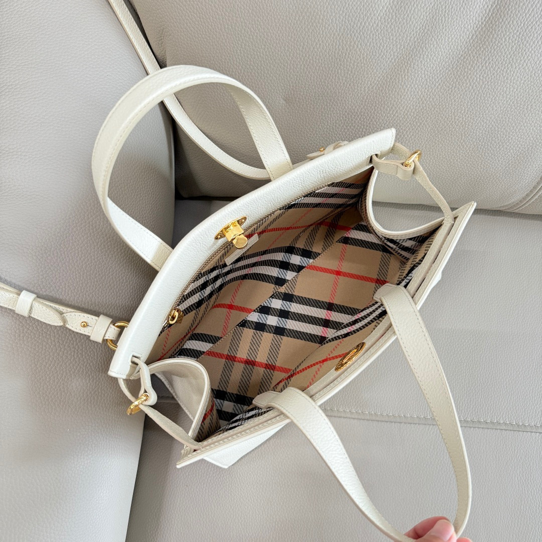 Burberry 中号 B家新款托特包 用于意大利进口粒纹小牛皮面料打造 搭配棉质混纺内衬