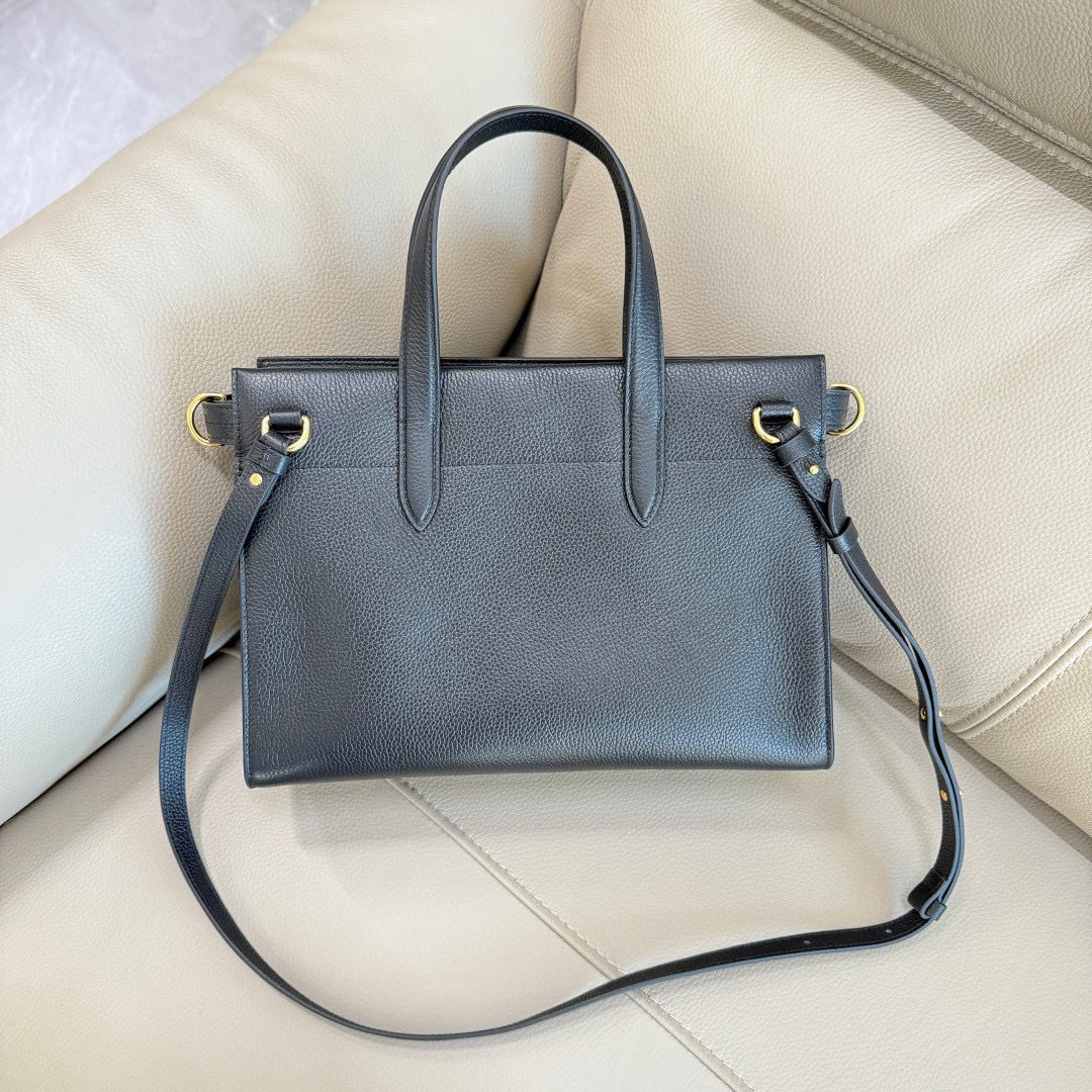 Burberry 中号 B家新款托特包 用于意大利进口粒纹小牛皮面料打造 搭配棉质混纺内衬