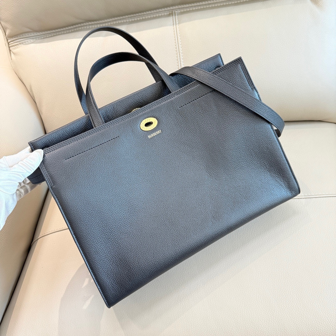 Burberry 大号 B家新款托特包 用于意大利进口粒纹小牛皮面料打造 搭配棉质混纺内衬