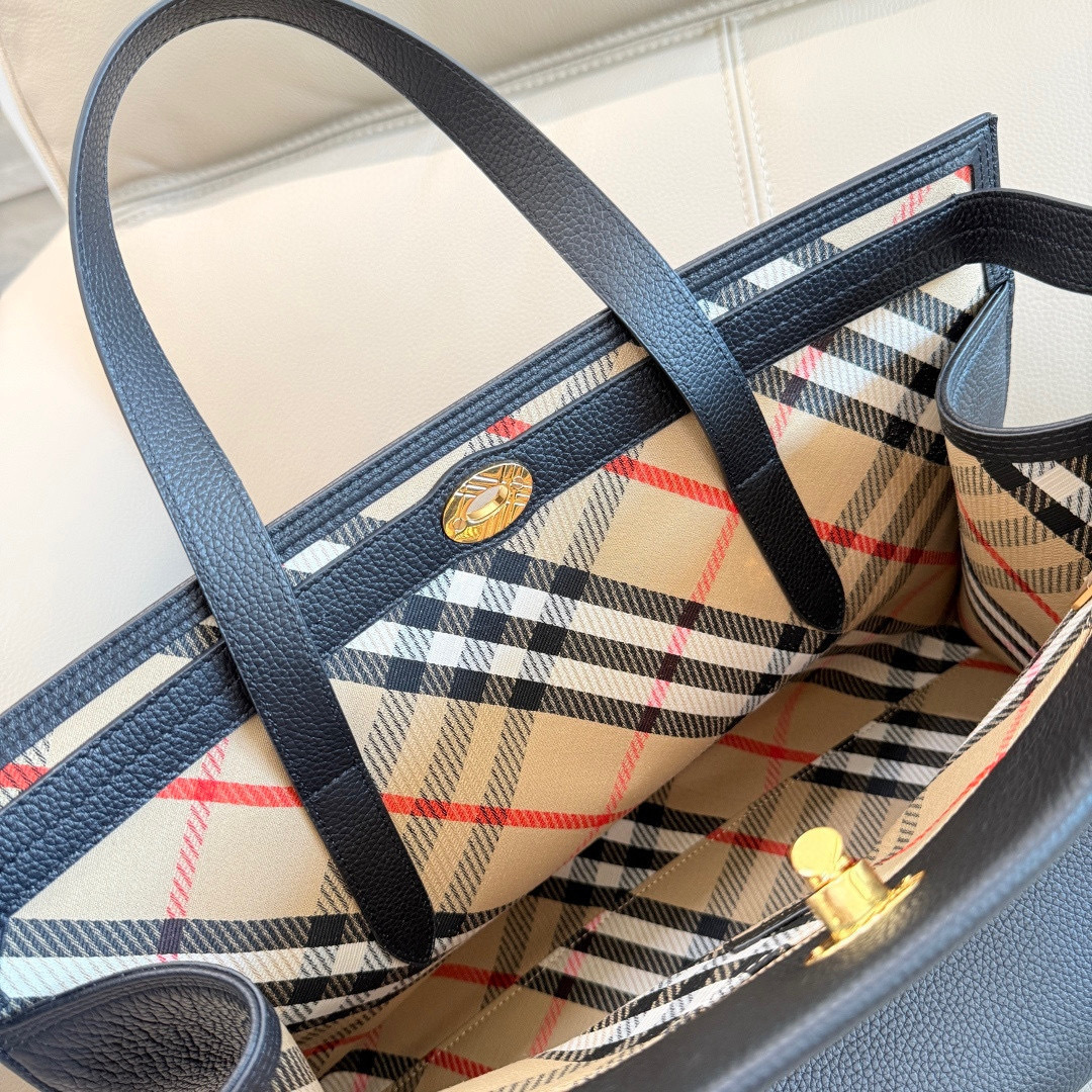 Burberry 大号 B家新款托特包 用于意大利进口粒纹小牛皮面料打造 搭配棉质混纺内衬