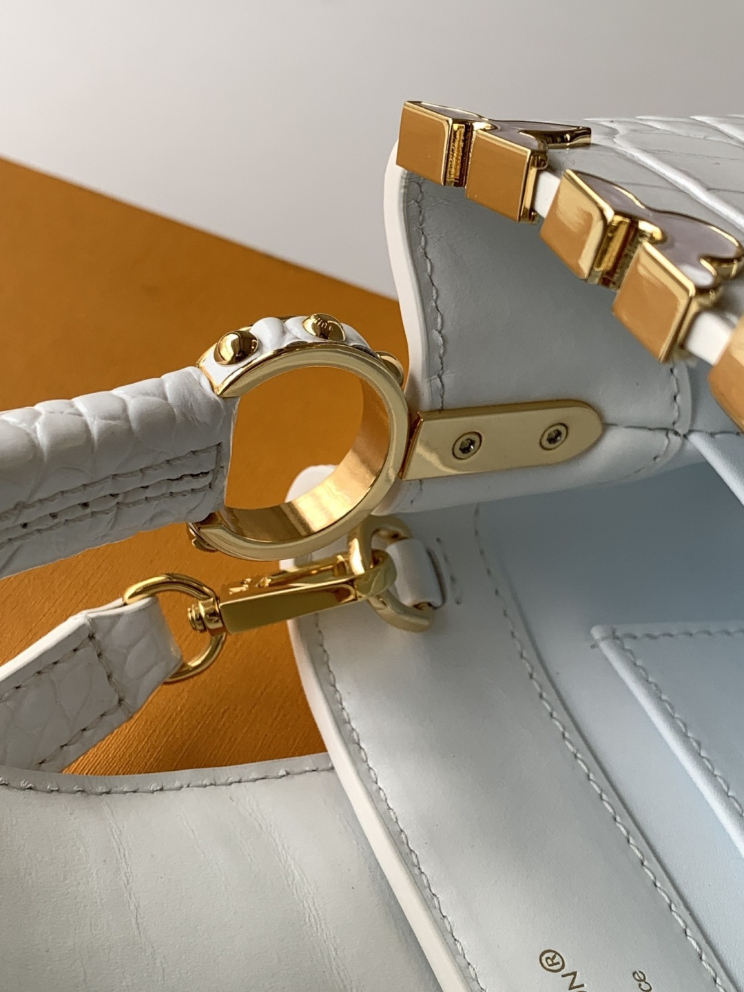 Lacoste 独家定制 精品级别 全钢五金M86153进口白色亮光鳄鱼纹金扣动态163c01 动态变码