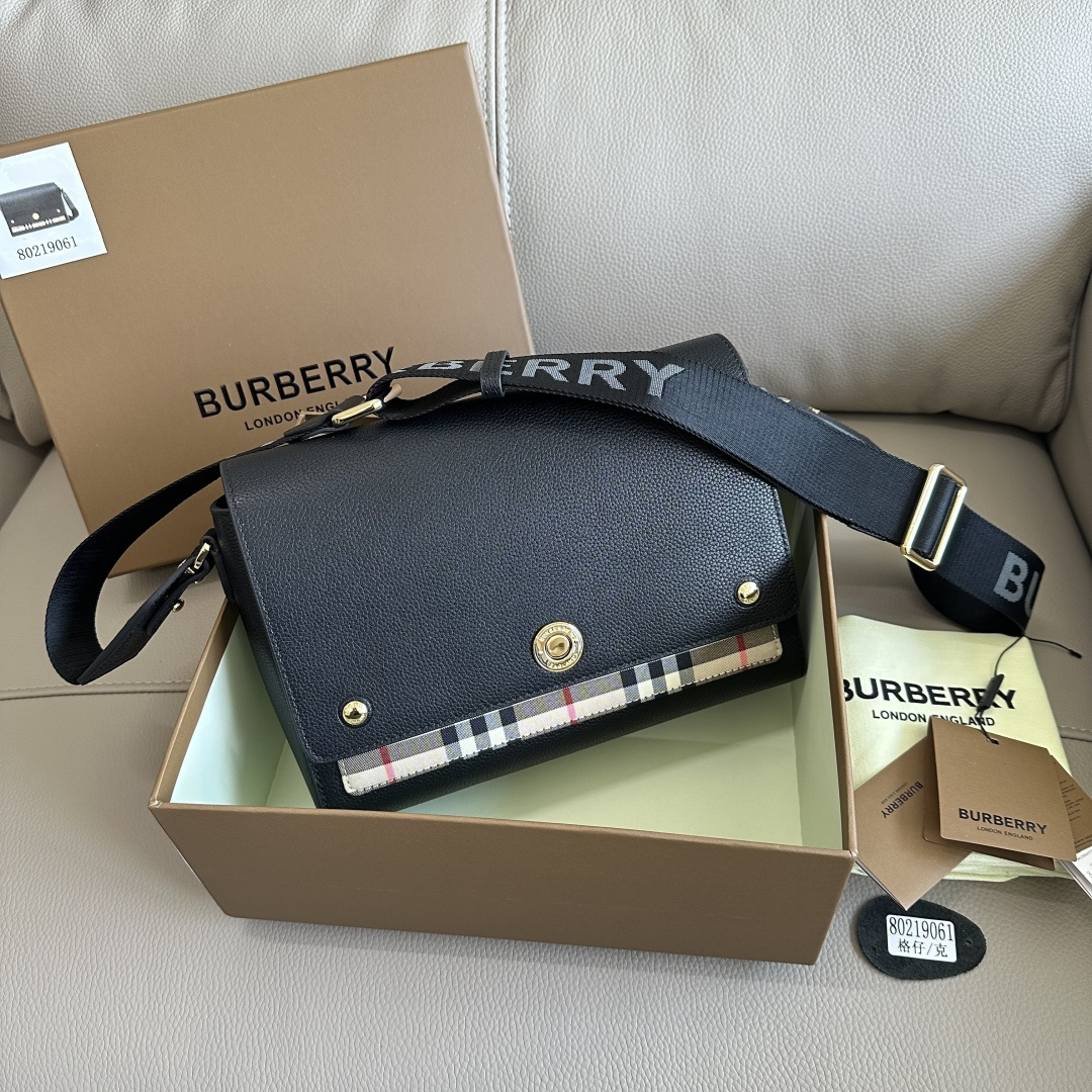 Include packaging come da foto