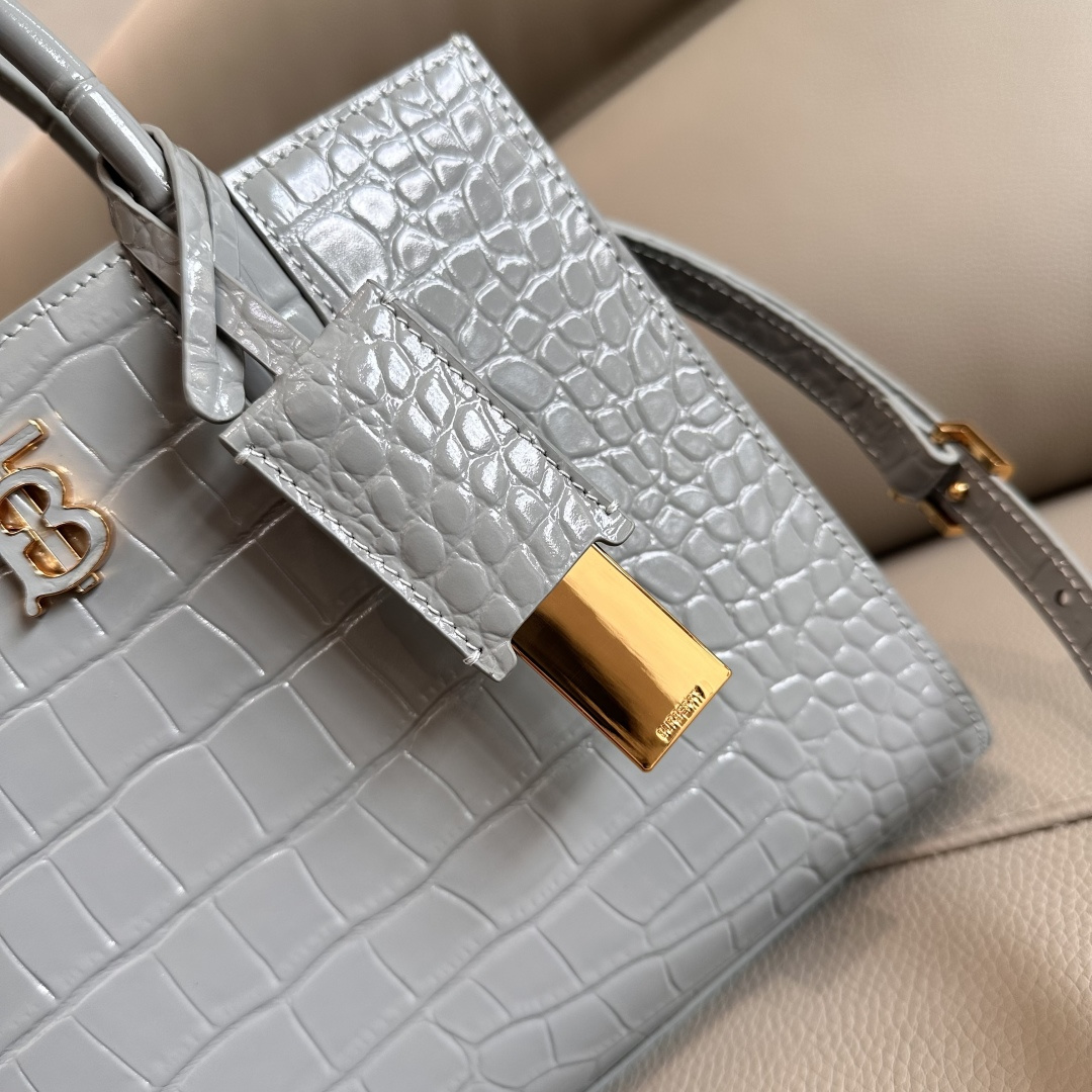 Burberry トートバッグ - イタリア製鳄魚革使用・多機能デザイン