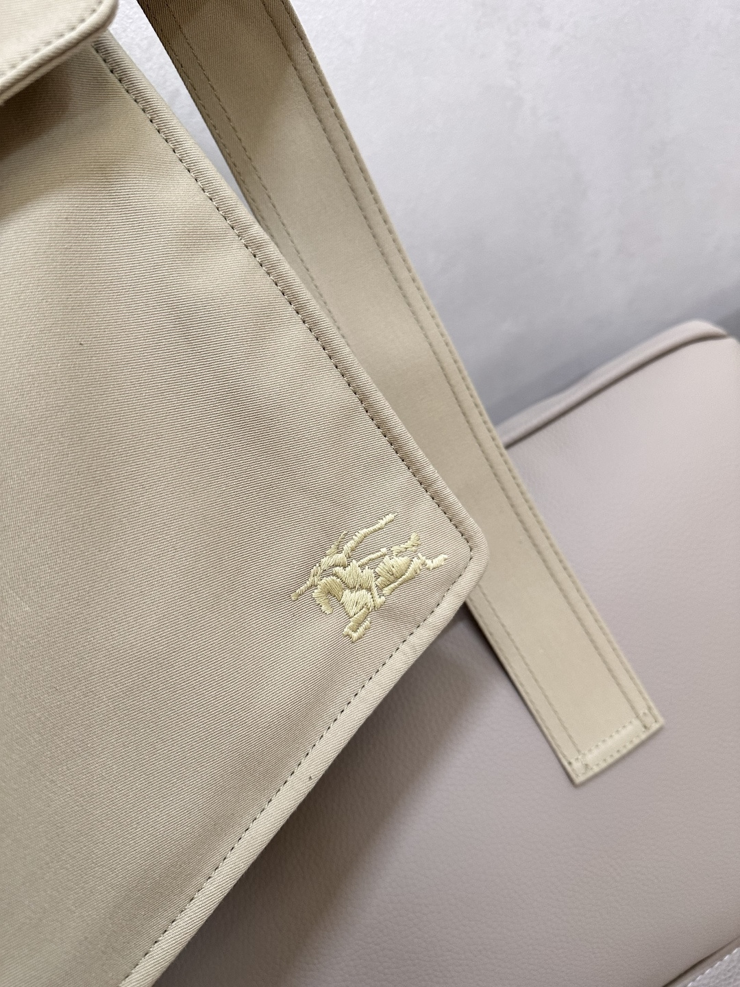 25 new products debut Burberry's latest windbreaker tote bag in the matching counter, unisex style [Rose] [Rose] [Rose]