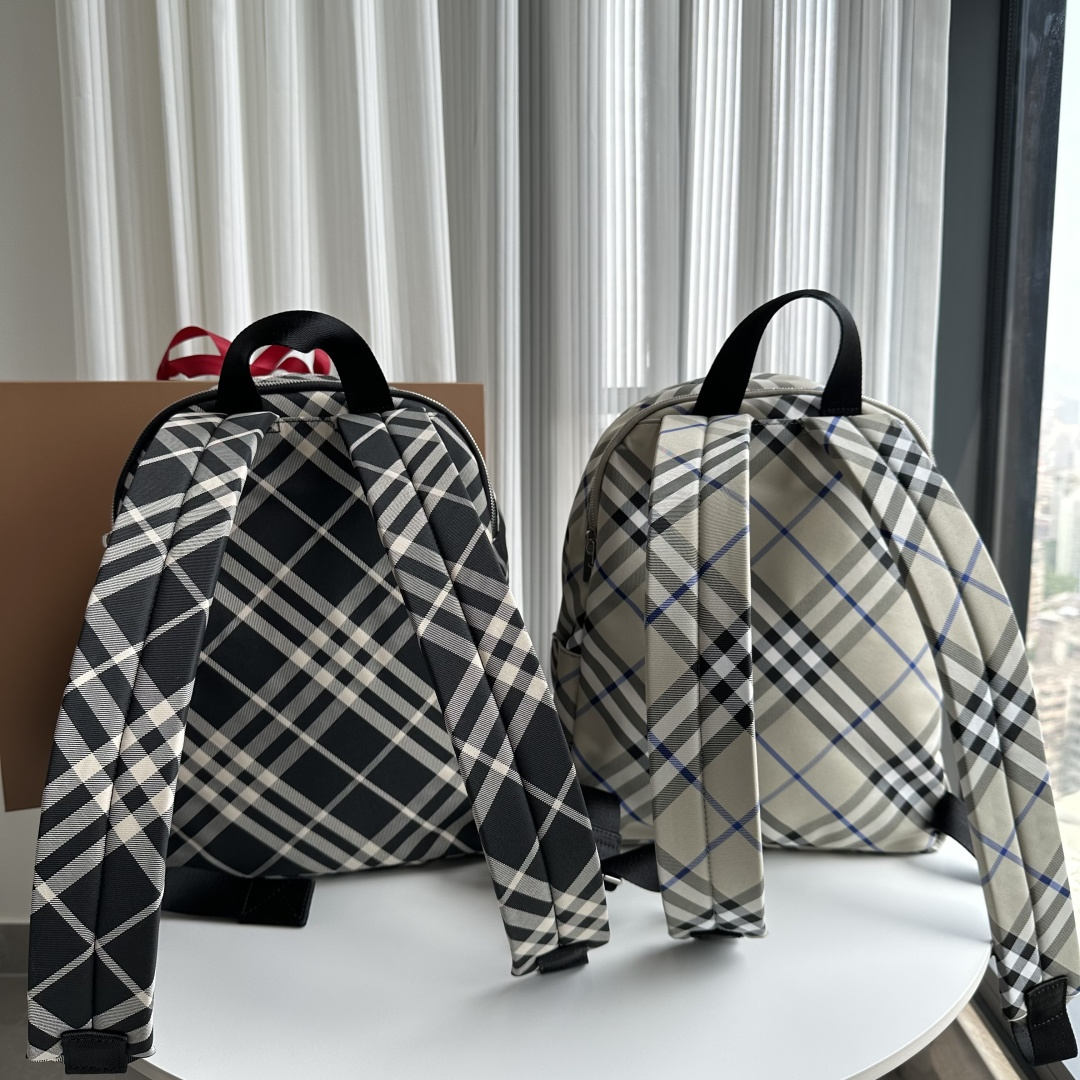 Burberry Small size 3 colors in stock