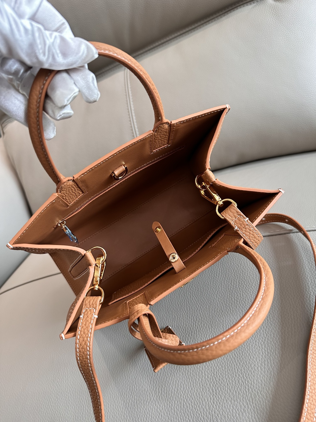 Burberry 托特バッグ - イタリア製レザー、洗練されたデザイン