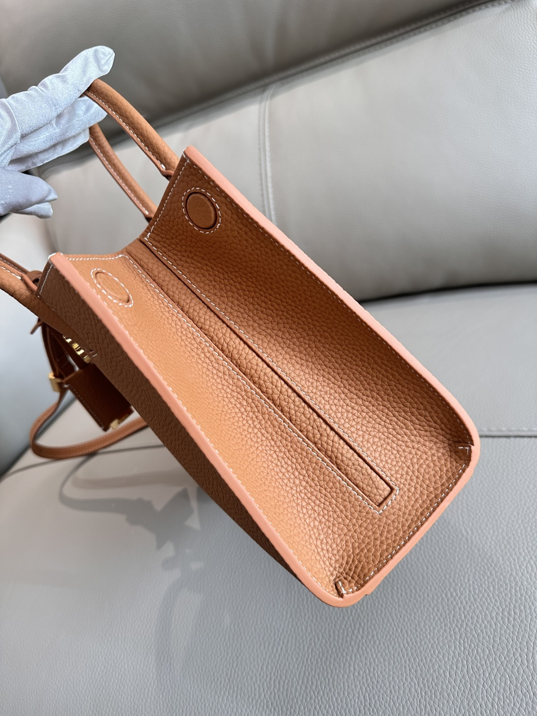 Burberry 托特バッグ - イタリア製レザー、洗練されたデザイン