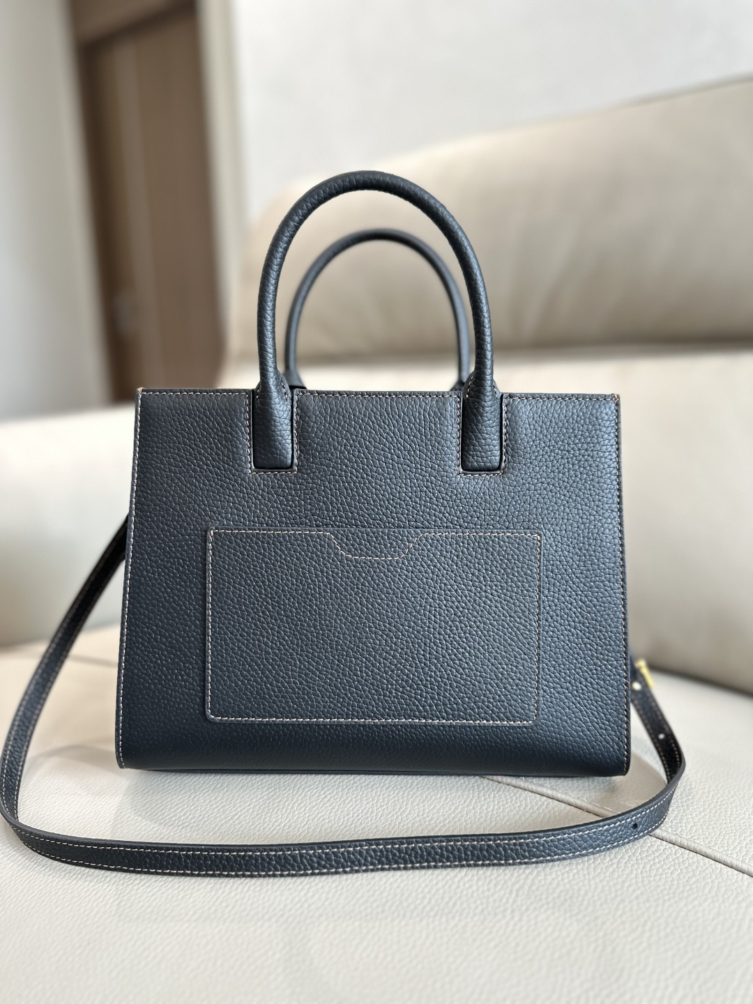 Burberry トートバッグ - イタリア製粒纹皮革と多機能ポケット