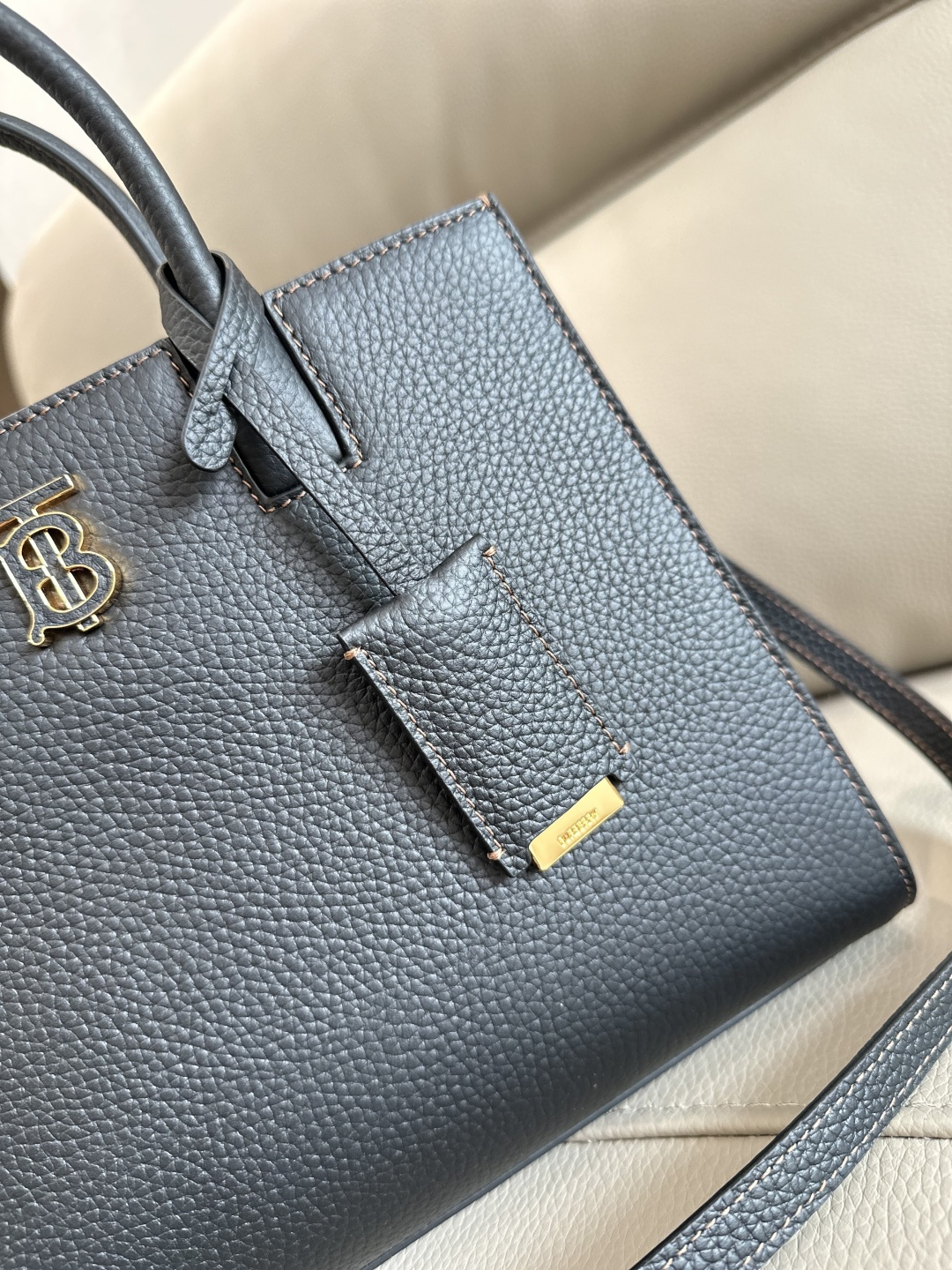 Burberry トートバッグ - イタリア製粒纹皮革と多機能ポケット