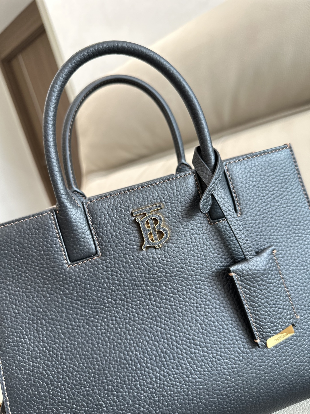 Burberry トートバッグ - イタリア製粒纹皮革と多機能ポケット