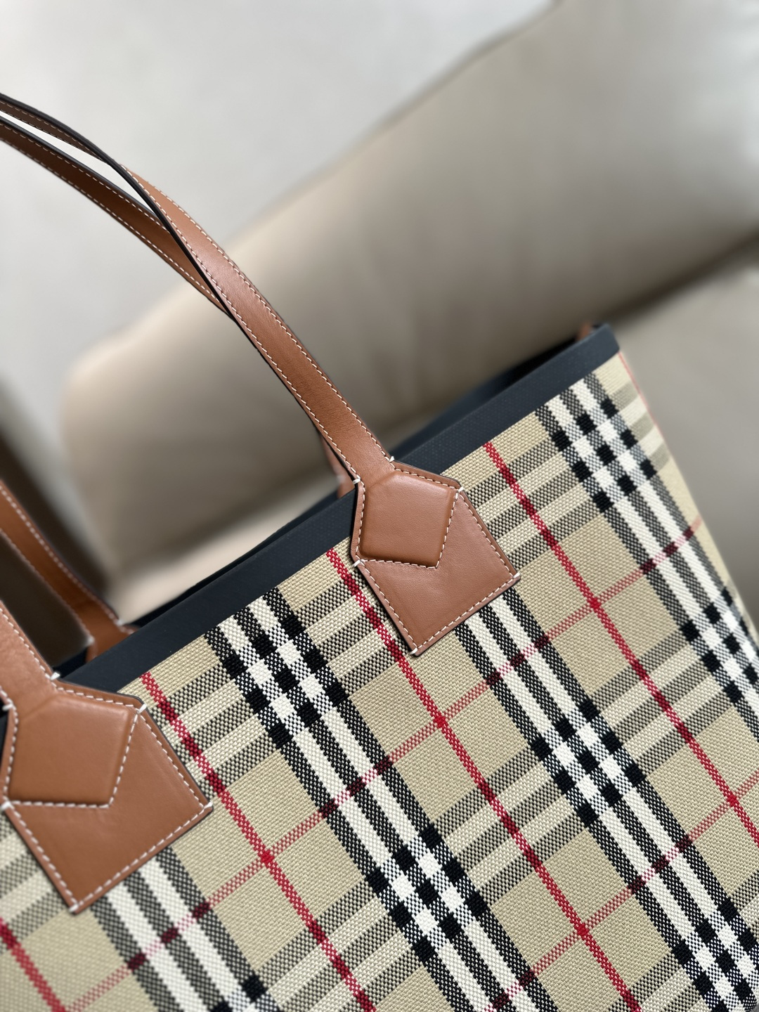 Burberry bur双面托特包