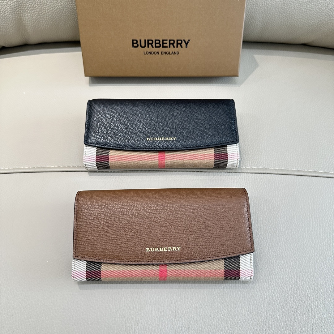 B House long wallet with plaid leather patchwork. Made with imported palm-printed calf leather and B House exclusive plaid fabric. Multiple internal compartments, suitable for storing a phone 📱. Dimensions: 19cm x 10cm x 3cm. image 1