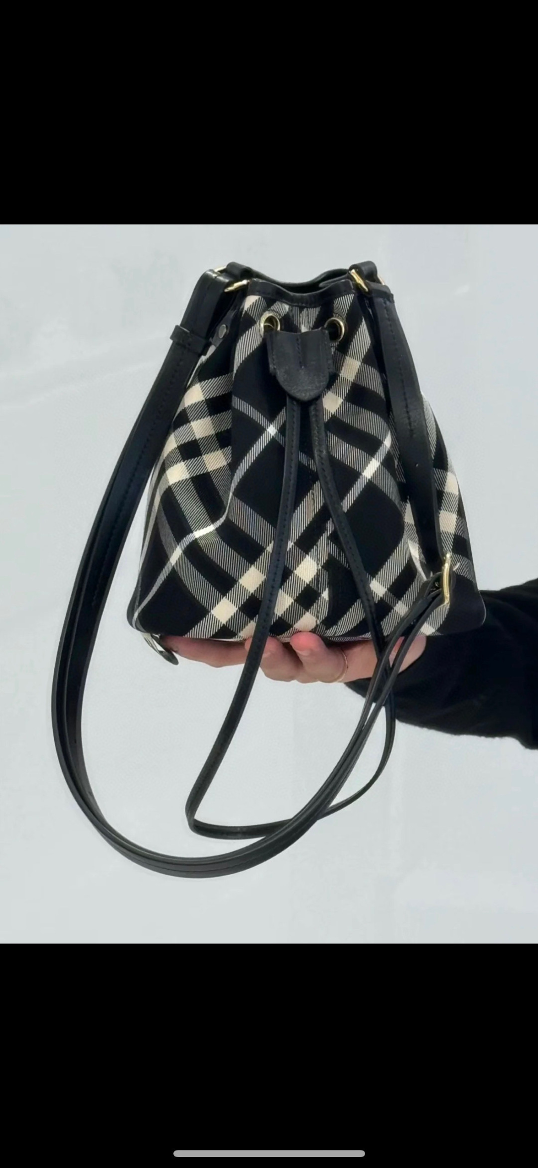 Burberry Black and white diagonal plaid fortune bucket