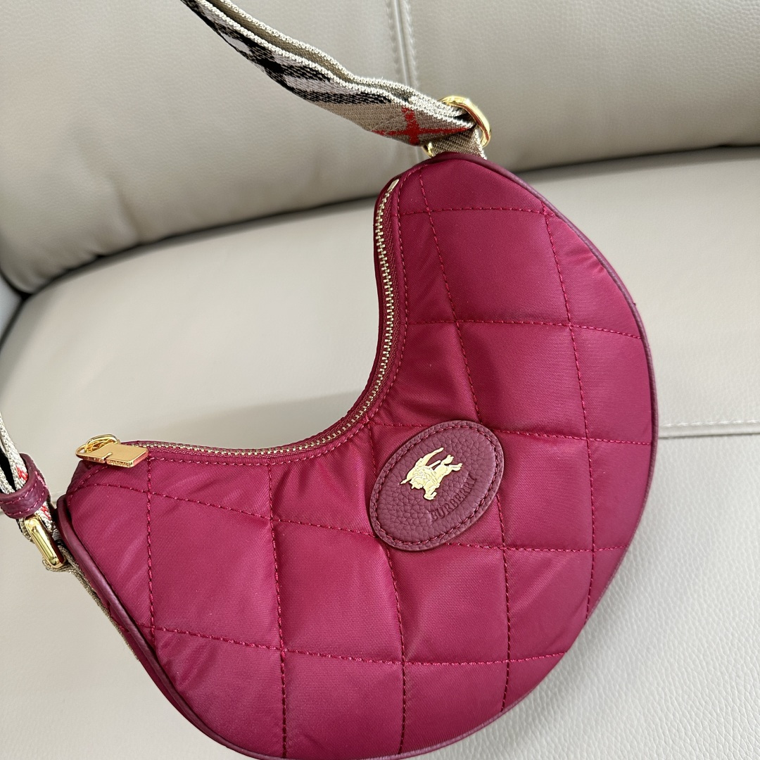 Horseshoe 斜背包 - 英倫風デザインと高級素材