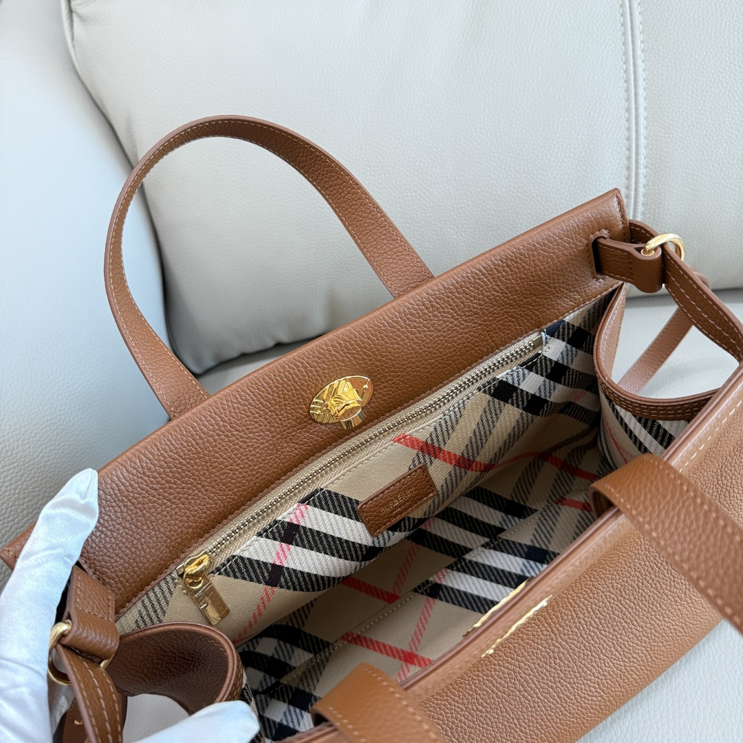 Burberry 中号 B家新款托特包 用于意大利进口粒纹小牛皮面料打造 搭配棉质混纺内衬