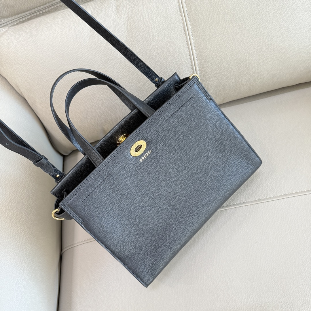 Burberry 中号 B家新款托特包 用于意大利进口粒纹小牛皮面料打造 搭配棉质混纺内衬