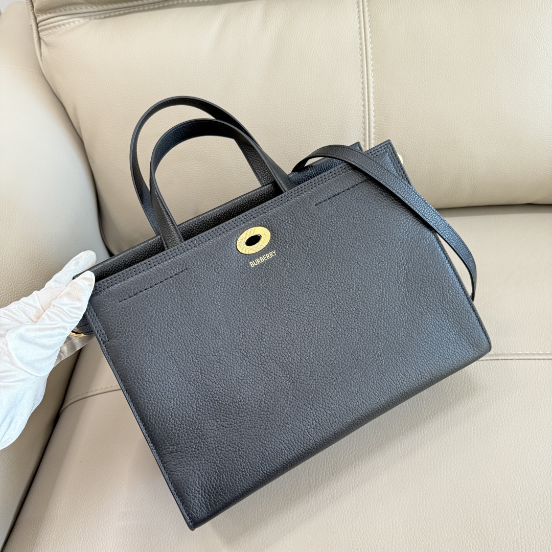 Burberry 中号 B家新款托特包 用于意大利进口粒纹小牛皮面料打造 搭配棉质混纺内衬
