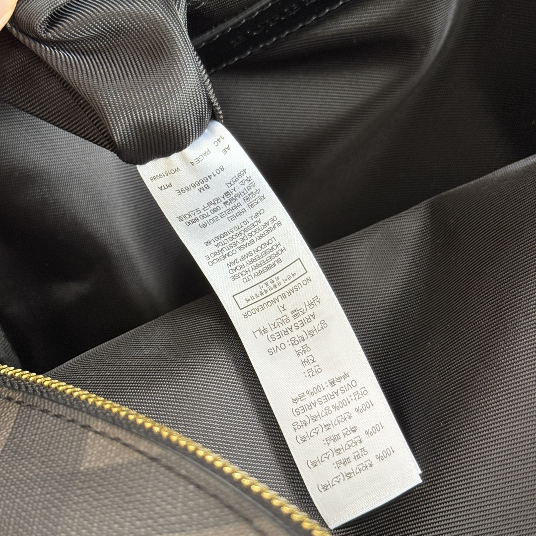 Bur London 格纹双肩包 - 耐久性と多機能性