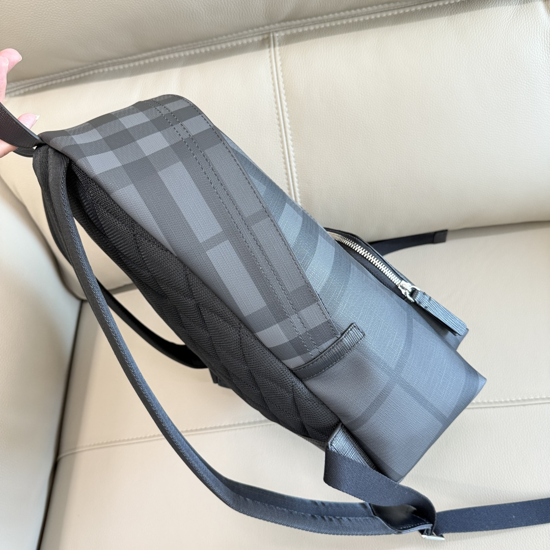 Bur London 格纹双肩包 - 牛皮飾りと多機能ポケット付き