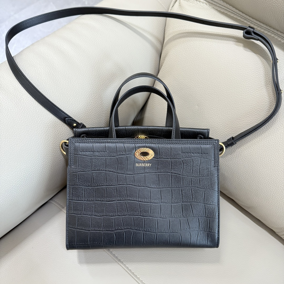Мини-сумка Burberry с фактурой крокодила