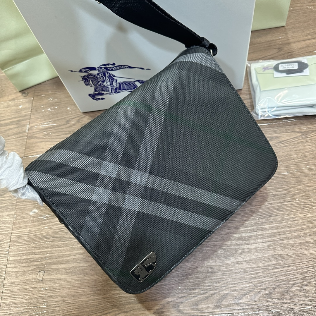 Grid messenger bag, top original model new arrival, size 28x23x7cm
