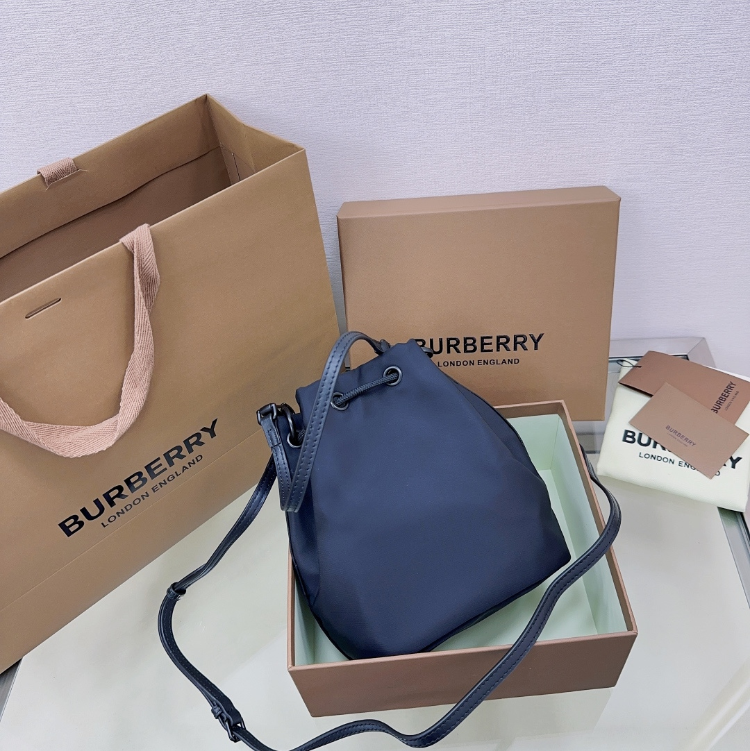 Burberry Comes with original box