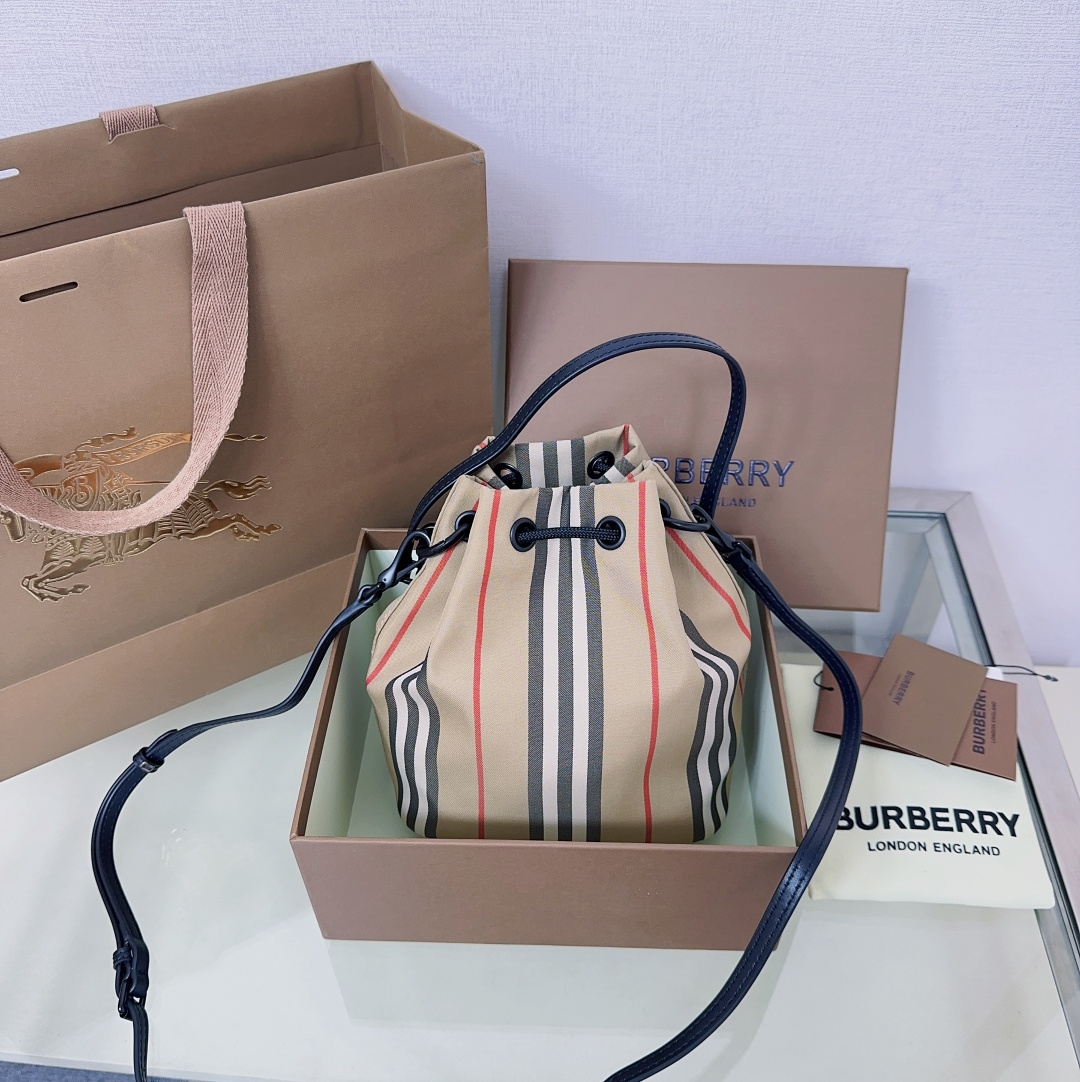 Burberry Comes with original box