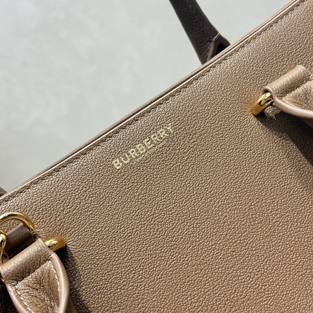 Burberry handbag crossbody bag, classic cotton plaid canvas and cowhide leather, bag zipper design, both sides can be folded and unfolded, multip