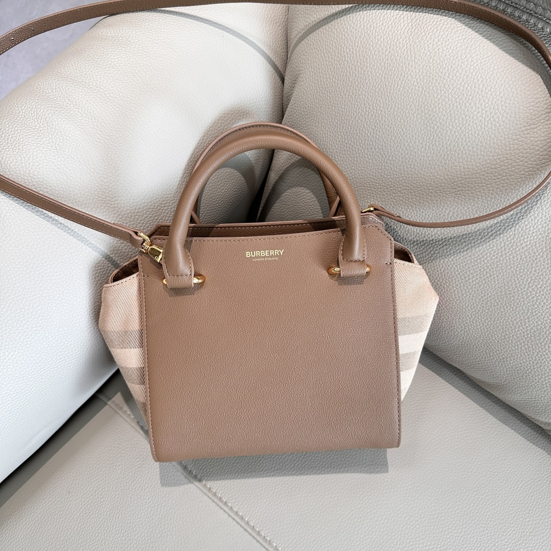 Burberry handbag crossbody bag, classic cotton plaid canvas and cowhide, zipper design at the bag, both sides can be folded and unfolded, multipl
