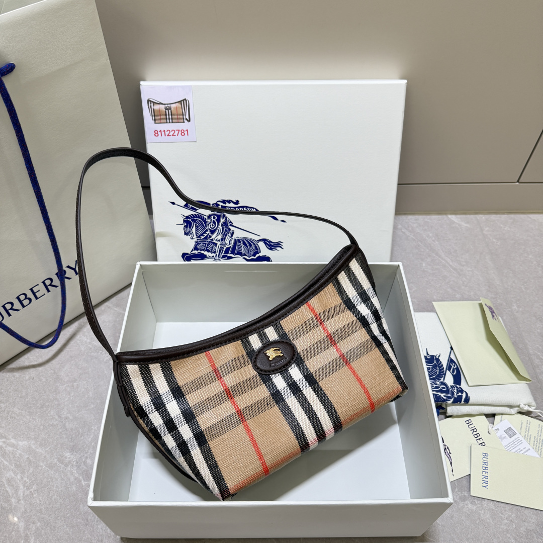 Burberry Comes with latest original box