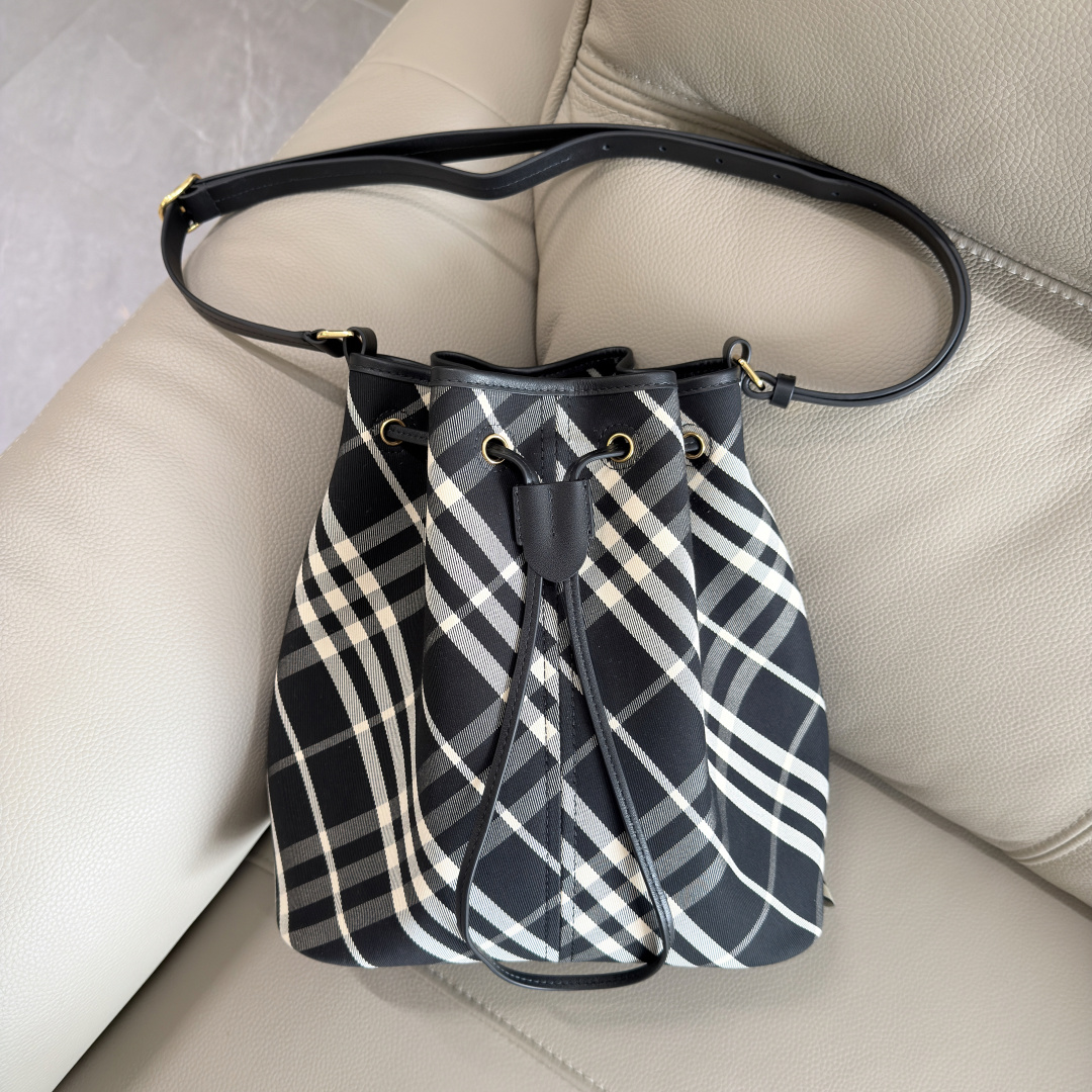 버버리 가방 Burberry 40708