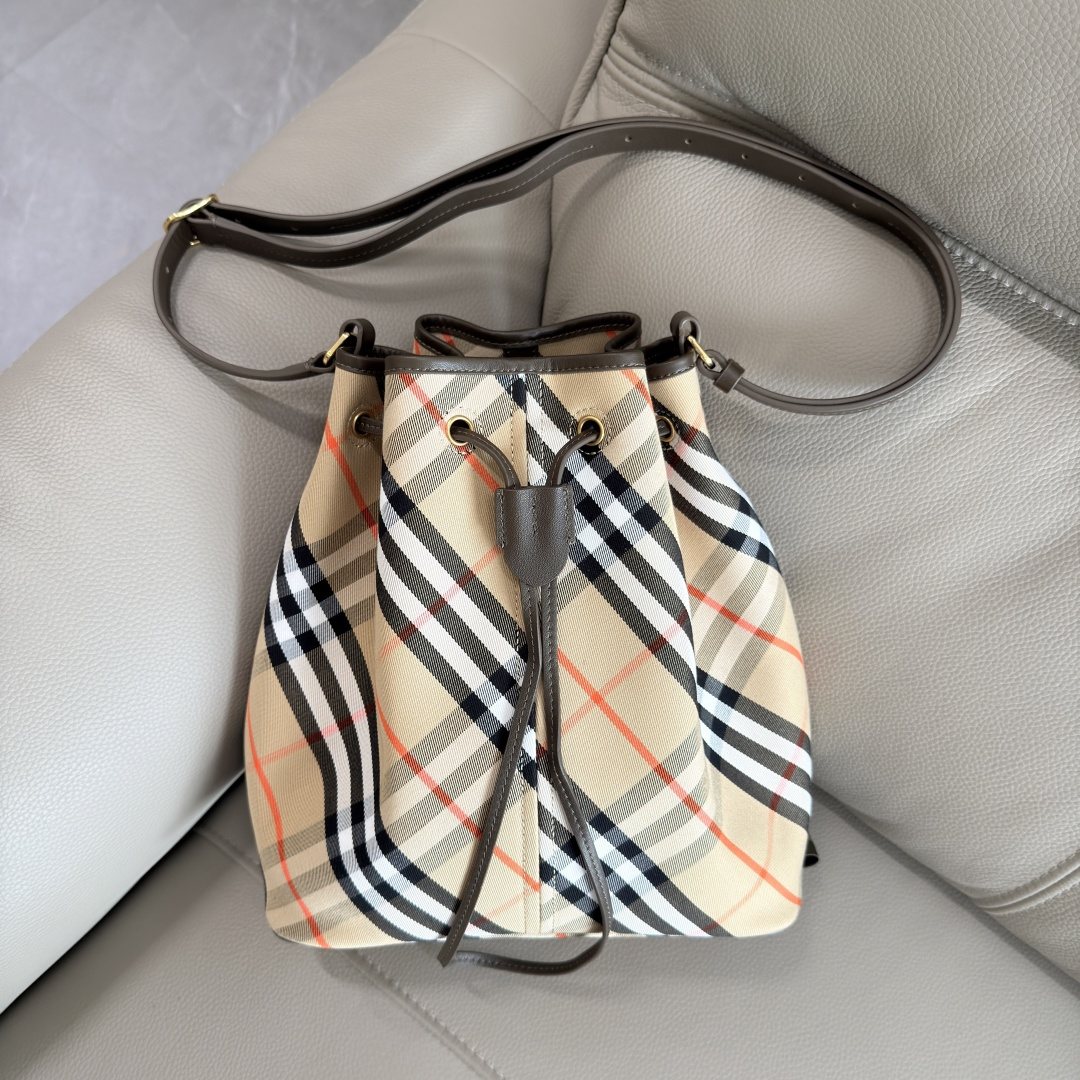 버버리 가방 Burberry 40710