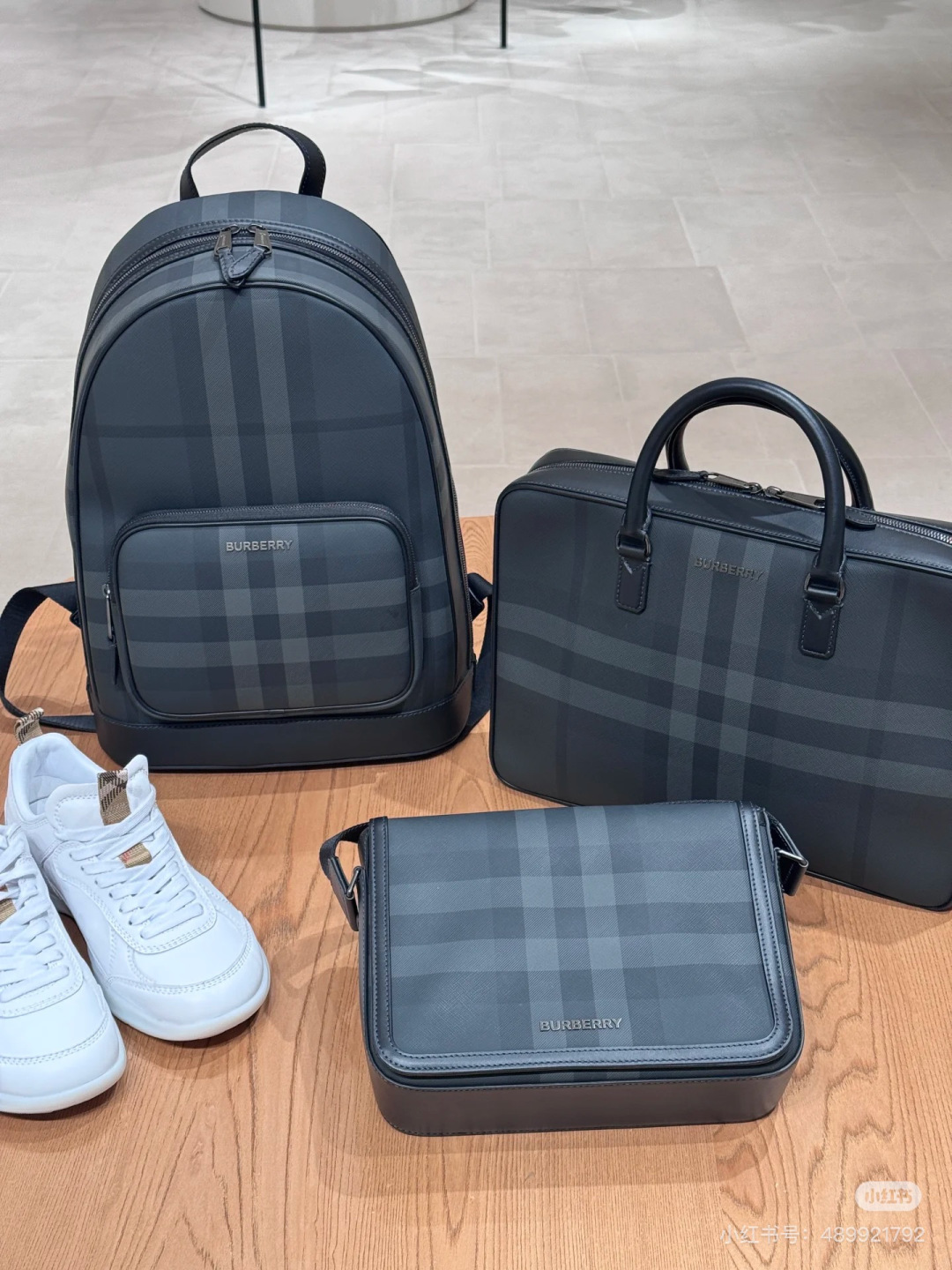 Bolso de mensajero exquisito, nuevo gris
